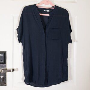 Vince Short-Sleeve Blouse – Navy – V-Neck Silk– Size XS